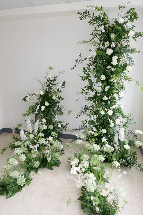 Half Floral Arch, Pillar Wedding Decor, Flower Pillars Wedding, Kantara House, Wedding Decorations White, Flowers Installation, Wedding Columns, Wedding Draping, Floral Wedding Decorations