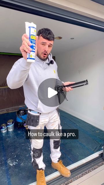 𝑭𝒐𝒙𝒚 on Instagram: "How to caulk like a pro #caulk #decorating #caulking #filler #diy" Caulking Tips, Tool Hacks, Like A Pro, Fox, Audio, The Originals, On Instagram