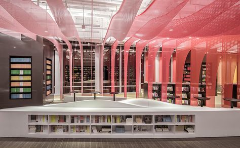 wutopia lab's metal rainbow bookstore welcomes visitors with a succession of colorful panels Black Store, Acrylic Shelf, Chief Architect, Library Furniture, Glass Brick, Wallpaper Magazine, Commercial Architecture, Pink Interior, Suzhou