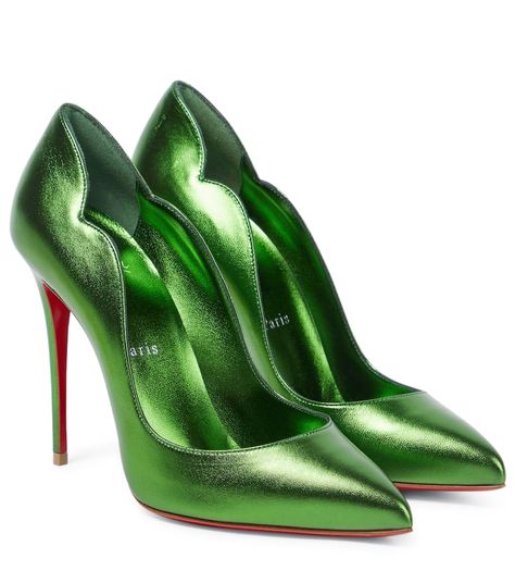 Christian Louboutin - Hot Chick 100 metallic leather pumps | Mytheresa Christian Louboutin Shoes Pumps, Red Louboutin, Green Heels, Louboutin Heels, Christian Louboutin Heels, Louboutin Shoes, Looks Vintage, High Heel Pumps, Metallic Leather