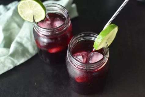 Zobo Dried Hibiscus Flowers, Easy Recipes For Beginners, Hibiscus Tea, Cocktail Drinks Recipes, Food Articles, Authentic Recipes, African Food, Recipes For Beginners, Non Alcoholic Drinks