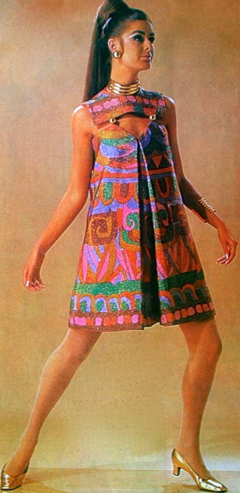 !! Christian Dior, March 1967. Moda Hippie, Vogue Vintage, 1960 Fashion, Historic Fashion, 60s 70s Fashion, 60s And 70s Fashion, Fashion 1960s, Colorful Dress, Look Retro