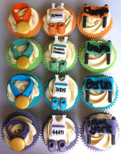 Marathon themed cupcakes for a 4 x marathon runner by Those Cupcake Girls, via Flickr Running Cake, Sport Cupcakes, Chess Cake, Sport Cakes, Good Game, Marathon Runner, 40th Birthday Cakes, Cupcake Icing, School Activity