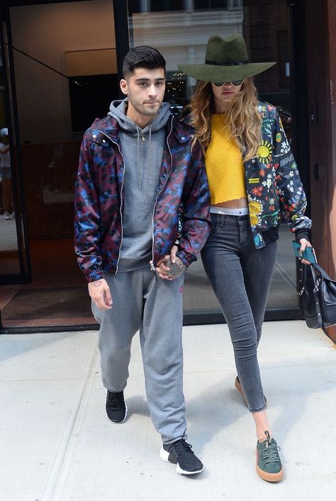 Fenty Creepers Outfit, Fenty Puma Creepers Outfit, Puma Creepers Outfit, Levi Style, Gigi Fashion, Fenty Puma Creepers, Creepers Outfit, Puma Outfits, Gigi Hadid And Zayn Malik