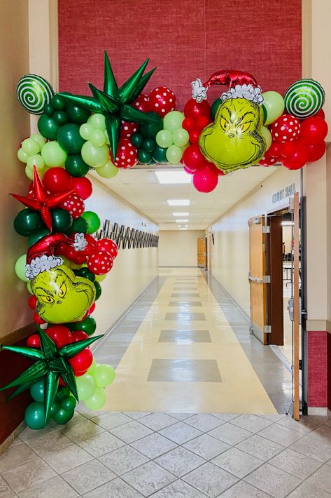 Balloon Christmas, Grinch Decorations, Holiday Balloons, Grinch Christmas Party, Grinch Party, Grinch Christmas Decorations, Christmas Baby Shower, Christmas Balloons, Custom Balloons