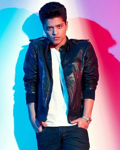 Bruno Mars Quotes, Bruno Mars Treasure, Bruno Mars Music, Bruno Sammartino, Mars Photos, Actors Images, Famous Men, Festival Looks, Bruno Mars