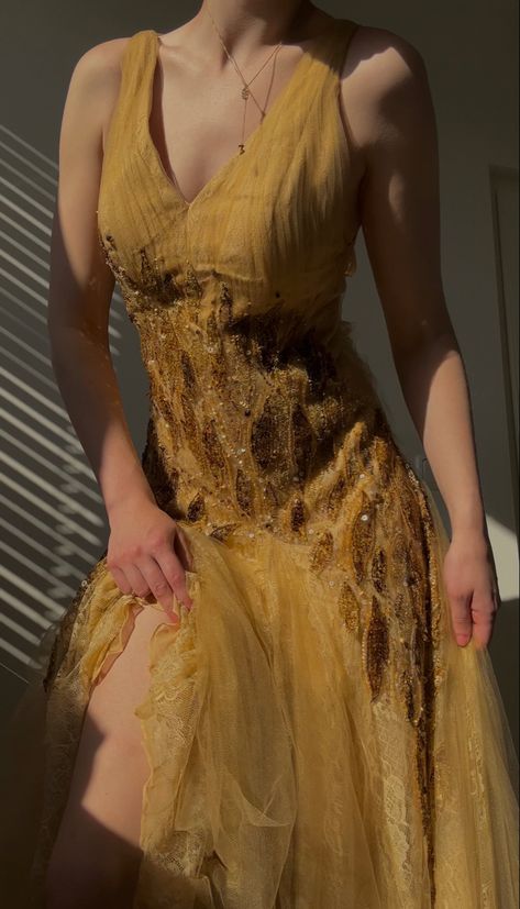 Vintage Yellow Prom Dress, Sun Prom Dress, Yellow Goddess Dress, Funky Prom Dress, Sun Aesthetic Clothes, Apollo Inspired Outfits, Sun Outfit Aesthetic, Sun Inspired Dress, Sun Themed Dress