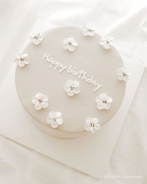 Small Birthday Cakes, Elegant Birthday Cakes, Simple Cake Designs, Mini Cakes Birthday, Decoration Cake, Creative Birthday Cakes, Simple Birthday Cake, Pretty Birthday Cakes, Cute Birthday Cakes