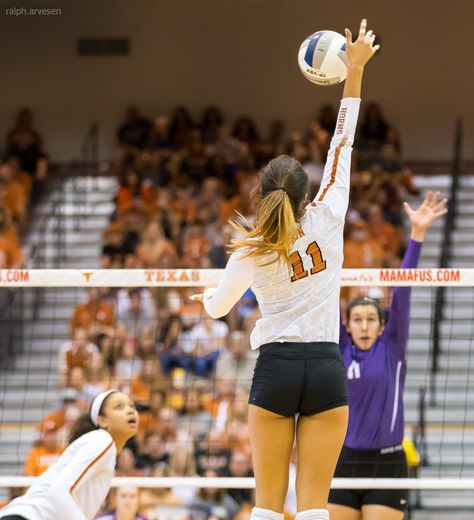 Volleyball Hitter, Volleyball History, Volleyball Spike, Volleyball Serve, Edith Gonzalez, Volleyball Photos, Ball Aesthetic, Volleyball Inspiration, Volleyball Tips