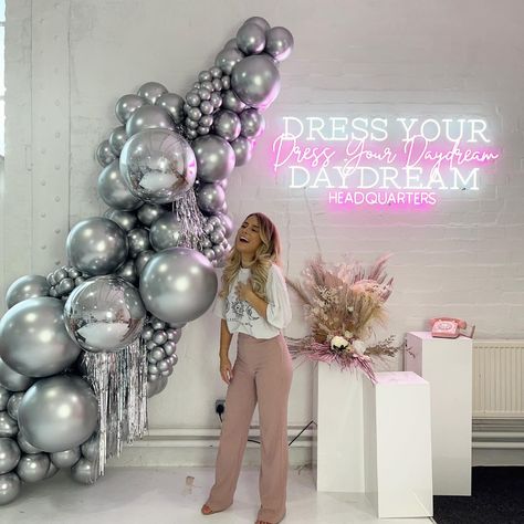 Online Balloon Classes💫 (@dressyourdaydream) • Instagram photos and videos 80s Disco Party, Disco Party Decor, Disco Balloons, Ice Party, Balloon Bouquet Diy, 80s Disco, Disco Night, Birthday Party Decorations Diy, Silver Balloon