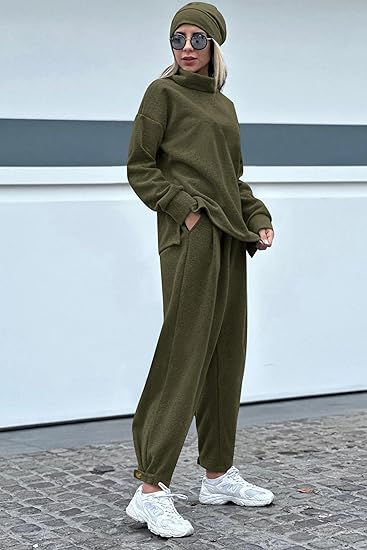 Oversized Tracksuit, Dressy Casual Women, Lounge Sets For Women, Sweatsuit Outfits, Sweatpants Baggy, Baggy Sweatshirt, Winter Loungewear, Athleisure Winter, Ladies Tops Blouses