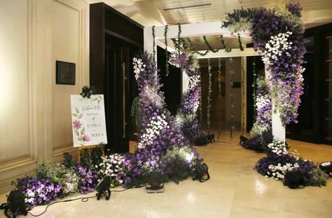 Flower Entry Gate For Wedding, Wedding Venue Entrance Decor, Roka Decor, Enterance Decor, Flower Gate, Party Palette, Backdrop Inspiration, Entrance Wedding, Contemporary Gates