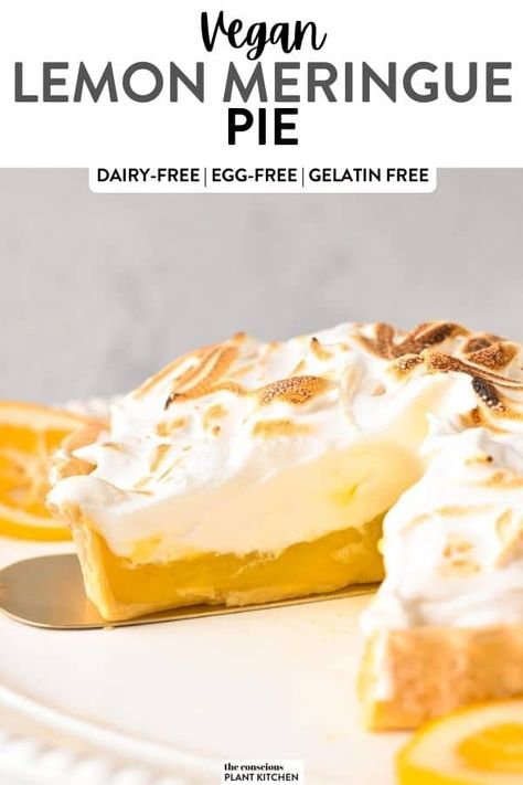 With a flaky pie crust and buttery, tangy lemon filling topped with gold-tipped meringue, this vegan lemon meringue pie is just the perfect vegan dessert for any occasion. Vegan Lemon Meringue Pie, Vegan Lemon Meringue, Vegan Pies Recipes, Vegan Lemon Curd, Vegan Tarts, Healthy Pies, Vegan Pie Crust, Meringue Pie Recipes, Lemon Curd Filling