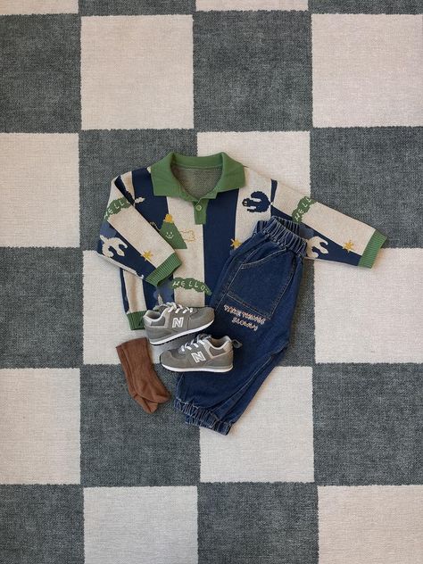 Check out this photo from hannahadams Toddler Fits Boy, Vintage Boys Outfits, Kid Boy Outfits, Toddler Boy Outfit, Boy Room Themes, Toddler Fits, Baby Nursery Closet, Baby Guide, Boys Fall Outfits