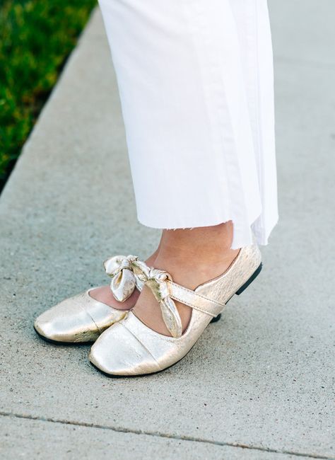 Trendy ballets continue with bows. This sleek comfy toe, with beautiful gold leather makes it your perfect go to flat. -Square toe slip on flat featuring a bowknot -Slip-on style sandal -Runs true to size Gold Flats, Gold Leather, Slip On, 10 Things, Gold