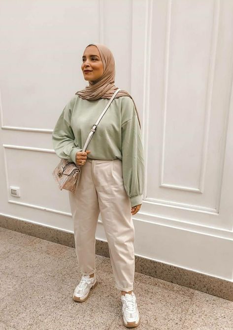 Green Hijab Outfit, Mint Green Outfits, Mint Outfit, Hijab Fashion Summer, Street Hijab Fashion, Mode Kimono, Modern Hijab Fashion, Hijab Fashionista, Hijab Style Casual