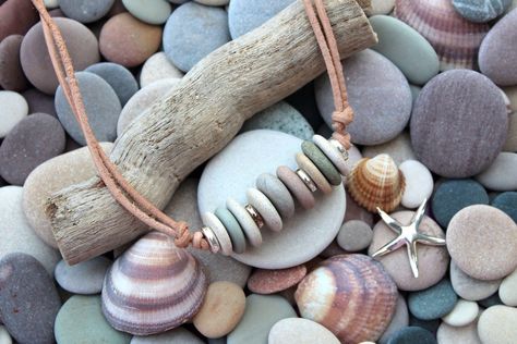 Cairn Necklace, Dremel Crafts, Beach Stones Jewelry, Pebble Jewelry, Driftwood Jewelry, Stone Jewellery, Rock Jewelry, Bracelet Style, Stone Crafts