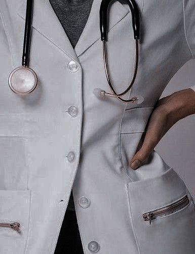 Wearing a white coat means, being an innovator. Doctor Quotes Medical, Doctor Coat, Aesthetic Doctor, Medical School Life, Medical Student Motivation, Nurse Aesthetic, Med School Motivation, Medical Wallpaper, The Cullen