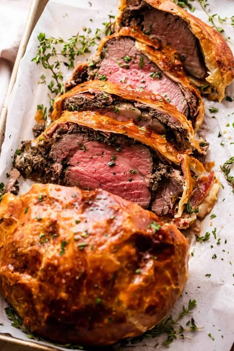 Easy Beef Wellington, Wellington Recipe, Beef Tenderloin Recipes, Roasted Beef, Beef Wellington Recipe, British Dishes, Chicken Breast Recipes Easy, Easy Chicken Breast, Tenderloin Recipes