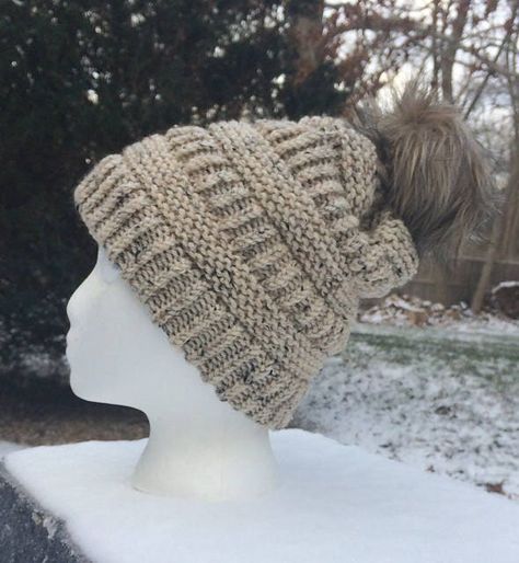 Brighton Beanie -- a loom knit pattern Loom Knitting Scarf, Loom Knitting Patterns Hat, Loom Knitting Pattern, Circle Loom, Loom Hats, Loom Knit Hat, Loom Knitting Stitches, Loom Crochet, Knifty Knitter