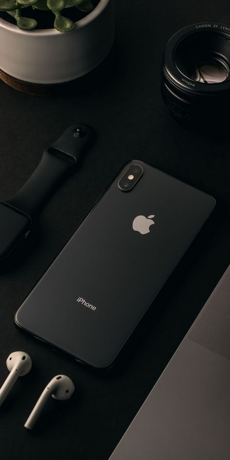 Iphone Lifestyle, Apple Gadgets Iphone, Black Lovers, All Apple Products, Apple Iphone Accessories, Creative Iphone Case, Black Wallpapers, Stylish Iphone Cases, Apple Technology