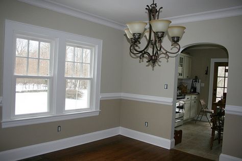 wall molding.... paint colors  Beaker beige bottom, Elmira white top  Benjamin Moore Paint Colors With Chair Rail, Living Room Paint Color Ideas, Living Room Paint Color, Paint Color Ideas, Dining Room Paint, Dining Room Remodel, Dining Room Colors, Kitchen Paint Colors, Trendy Living Rooms