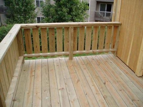 If your favorite outdoor space is your deck, we give you over 30 inspiring Deck Railing Ideas to show how you can spruce it up, from DIY to store bought. Diy Deck Railing Ideas, Diy Deck Railing, Wooden Deck Designs, Reling Design, Deck Rails, Wood Deck Railing, Balcony Fence, Deck Building Plans, Deck Railing Ideas