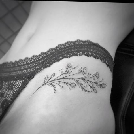 Inner Hip Tattoos Women, Floral Fine Line, Rose Tattoo Hand, Floral Hip Tattoo, 16 Tattoo, Hip Thigh Tattoos, Hidden Tattoos, Hip Tattoos Women, Thigh Tattoos Women