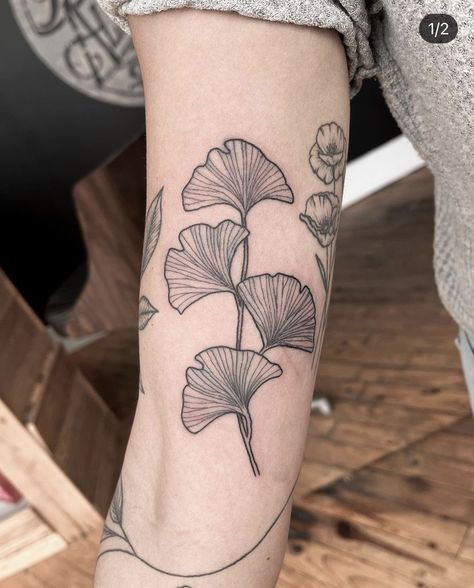 Fractal Tattoo, Branch Tattoo, Plant Tattoo, Female Tattoo Artists, Botanical Tattoo, Japanese Tattoo Designs, Discreet Tattoos, Tattoo Parlors, Black Ink Tattoos