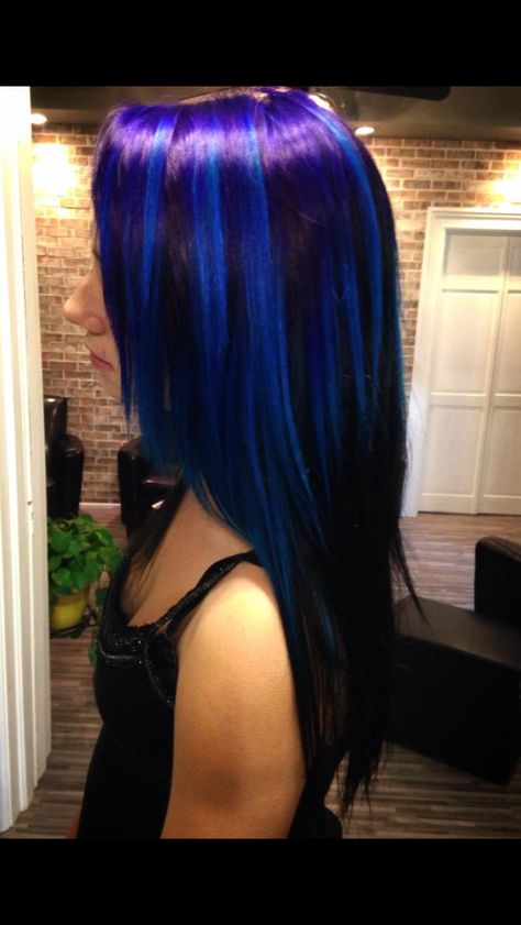 Purple ombré electric blue Purple And Blue Hair, Dye Ideas, Easy Hair Updos, Hair Easy, Purple Ombre, Hair Inspiration Color, Hair Dye, Purple Hair, Hair Updos