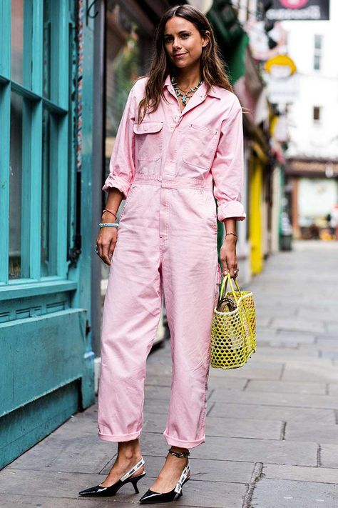 Pink Street, Mode Rose, London Fashion Weeks, Boiler Suit, Casual Jumpsuit, Street Style Inspiration, Spring Trends, Fashion Week Street Style, Street Style Looks