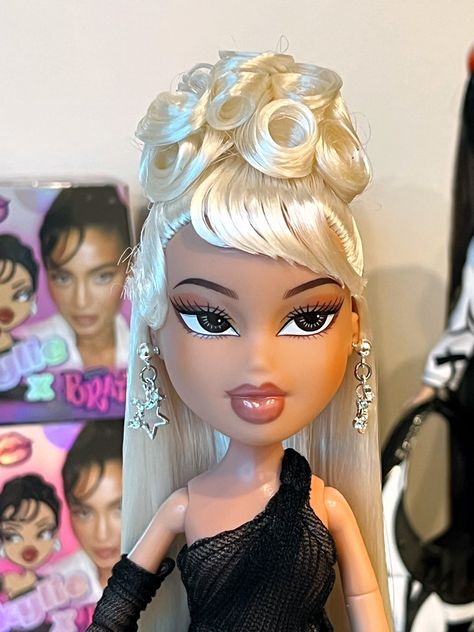 August Dahl on X: "I continue to experiment with hair styling. I like bangs🤩 https://t.co/mnHHnJ760g" / X Bratz Hairstyles, Doll Hairstyles, Bratz Doll, Doll Collection, Pretty Dolls, Doll Hair, Custom Dolls, Hair Styling, Season 1