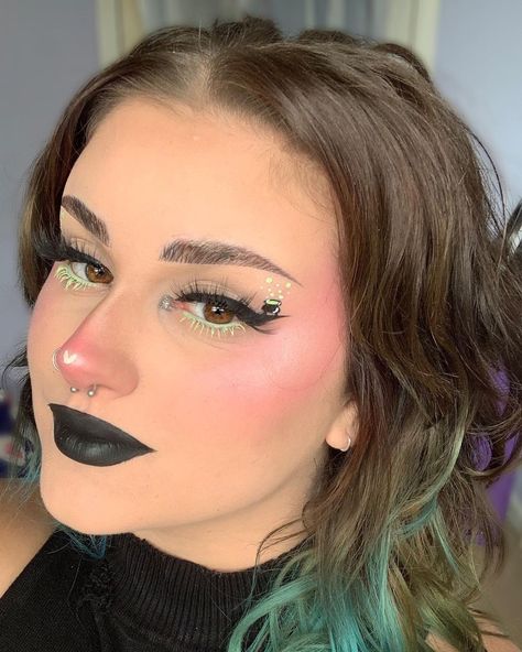 Is it too early for Halloween?.... Nahhhh! 🎃 The beautiful @anns.glam used our I Heart Makeup Contour Palette to create this beautiful look 😍 Available at lacolors.com -- ¿Es demasiado pronto para Halloween?... ¡Nahhhh! 🎃 La hermosa @anns.glam usó nuestra paleta de contorno de maquillaje I Heart para crear este hermoso look 😍 Disponible en lacolors.com Heart Nose Contour, I Heart Makeup, Makeup Contour, Heart Makeup, Nose Contour, Nose Contouring, Cosmetics Products, Contour Palette, Contour Makeup