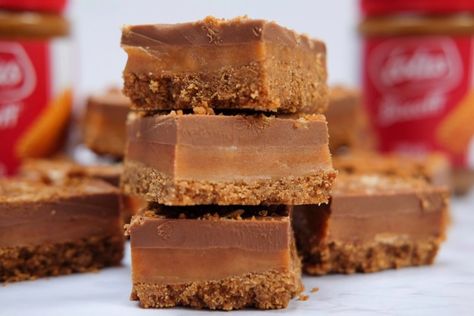 Biscoff Millionaire’s Slice – OB Bakes Lotus Biscoff Spread, Lotus Biscuits, How To Melt Caramel, Biscoff Spread, Lotus Biscoff, Caramel Topping, Caramel Recipes, Golden Syrup, Homemade Caramel