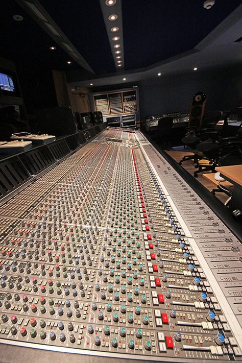 Abbey Road Studios Tour (pictures) - CNET Tour Pictures, Sound Board, Music Recording Studio, Abbey Road Studio, Audio Studio, Recording Studio Design, Recording Studio Home, Music Studio Room, Home Recording Studio