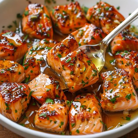 Garlic Confit Salmon, Glazed Salmon Bites, Seasoned Food, Season Salmon, Salmon Bites, Butter Salmon, Salmon Dishes, Glazed Salmon, Healthy Food Dishes