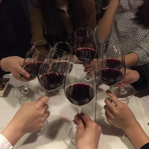 𝕄𝕖𝕘 on Twitter: "missing girls night… " Wine Glasses, Wine