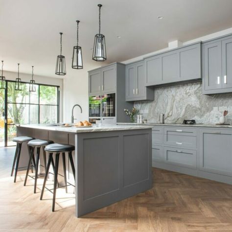 Studio Milne _ Stainforth Road Painted Shaker Kitchen Cabinets, Kitchen Island Designs With Seating, Painted Shaker Kitchen, Kitchen Island Designs, Kitchen Shaker, Functional Kitchen Island, Paint Shakers, Shaker Kitchen Cabinets, London Kitchen