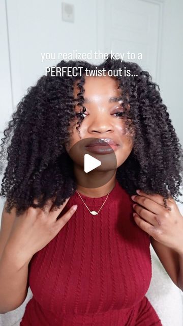 Brittany Rose on Instagram: "DETAILS BELOW👇🏾 👇🏾👇🏾  -Using Hydrating/Defining Products This is super important because hydrated and defined hair make your twist out look so much juicier and increases the definition that you end up getting. I used the leave in conditioner and twisting cream from @tphbytaraji   -Thoroughly Detangled Hair This plays a big part in the level of frizz that you get. The more detangled your hair is when twisting the easier it is to take down your twists and significantly reduced frizz.  -Twisting tight and neat The method you used to twist also plays a big role in the outcome of your twist out. By twisting very tight and neat, without sharing any strands of hair, your twist outs are way more defined and the twist pattern lasts longer.  -Flat twisting the fron Brittany Rose, Strands Of Hair, Temporary Hair Color, Twist Pattern, Braid Out, Twist Outs, Flat Twist, Twist Out, Hair Detangler