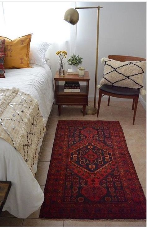 Interior Design Minimalist, Style Deco, Bedroom Vintage, Retro Home Decor, Retro Home, Bedroom Carpet, On The Floor, Bed Room, My New Room