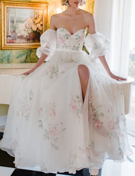 Savin London, Wedding Dress Beach Wedding, Wedding Dress Beach, Floral Wedding Gown, Alta Moda Bridal, Embellished Wedding Dress, Bridal Atelier, Gown Elegant, Wedding Dresses With Flowers