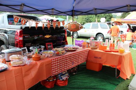 game day and tailgate reveal: Clemson vs UGA Clemson Tailgate, Tailgating Hacks, Uga Tailgate, Tailgating Setup, Clemson Tailgating, Football Tailgate Food, College Football Tailgate, Football Tailgate Party, Tailgate Decorations