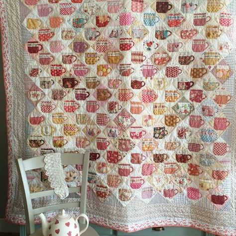 Hand Quilting Designs, Big Block Quilts, Farmhouse Quilts, Cute Quilts, Patchwork Quilt Patterns, Quilt Stitching, Scrappy Quilts, English Paper Piecing, Applique Quilts