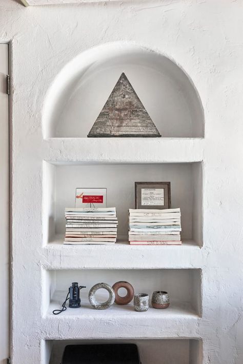 pin + insta //  @ f o r t a n d f i e l d  ♥  white stucco bookcase alcoves Country Homestead, Monochromatic Interior Design, Simple Bookshelf, Wood Dining Room Table, Rustic Home Interiors, Spanish Style Home, Bookshelf Styling, Built In Shelves, Shelf Styling