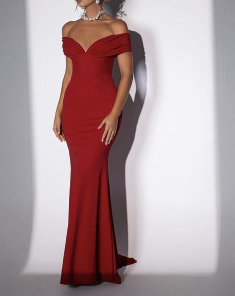 Formal Maroon Dress, Maroon Gown Classy, Red Prom Dress With Sleeves, Gala Night Outfit Classy Gowns, Red Dinner Dresses Classy Elegant, Maroon Prom Dress Burgundy, Marine Ball Dresses, Maroon Long Dress, Maroon Formal Dress