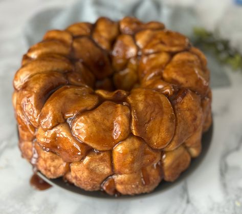 Gluten Free Monkey Bread Overnight Monkey Bread, Gluten Free Monkey Bread, Chocolate Cream Cheese, Monkey Bread, Cinnamon Flavor, Smart Cooking, Chocolate Cream, How To Make Bread, Chocolate Chips