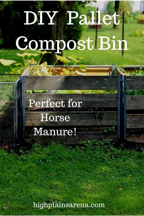 Easy DIY pallet compost bin for horse manure or garden scraps. Cheap and quick project! #diy Manure Compost Bin, Pallet Compost Bin, Pallet Compost, Compost Bin Pallet, Manure Composting, Manure Management, Barn Hacks, Diy Horse Barn, Horse Manure