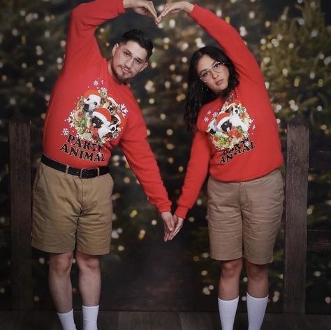 Funny Couple Pictures Matching, Jcpenny Photos Couple, Couples Christmas Photoshoot Jcpenney, Jcpenney Portraits Christmas, Funny Awkward Christmas Photos, Awkward Duo Poses, Christmas Cousin Photoshoot, Funny Christmas Card Poses, Holiday Card Poses