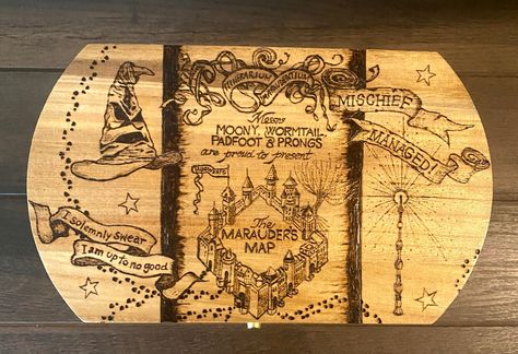 Pyrography on pine (top) Harry Potter Pyrography, Harry Potter Wood Burning, Dremel Tool Projects, Beginner Wood Burning, Wood Burn Designs, Art Assignments, Wood Art Projects, Harry Potter Crafts, Wood Burning Crafts