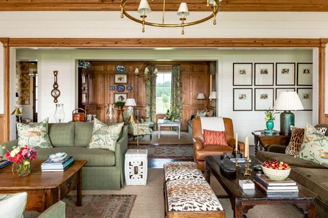 James Farmer Interiors, Narrow Foyer, James Farmer, Den Ideas, House Blend, Brown Furniture, Traditional Living Room, Architecture Details, Interior Spaces